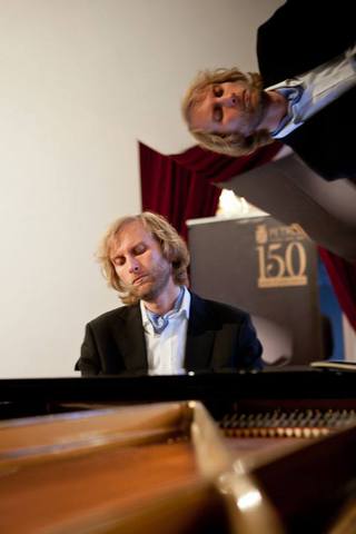 Ivo Kahánek / klavír